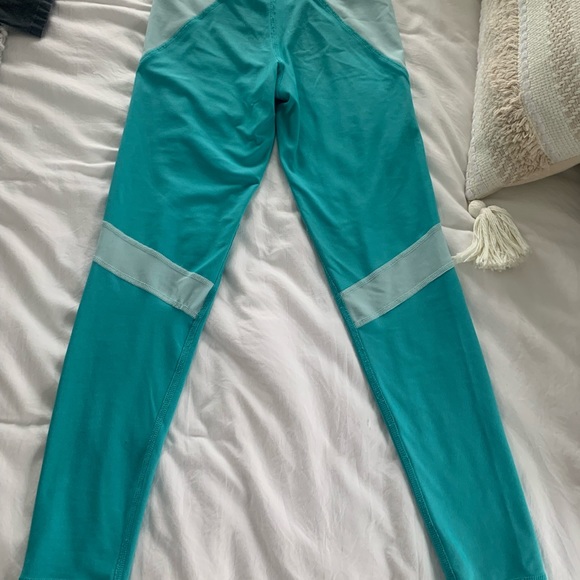 90 degree by reflex Blue and teal leggings - Picture 2 of 5